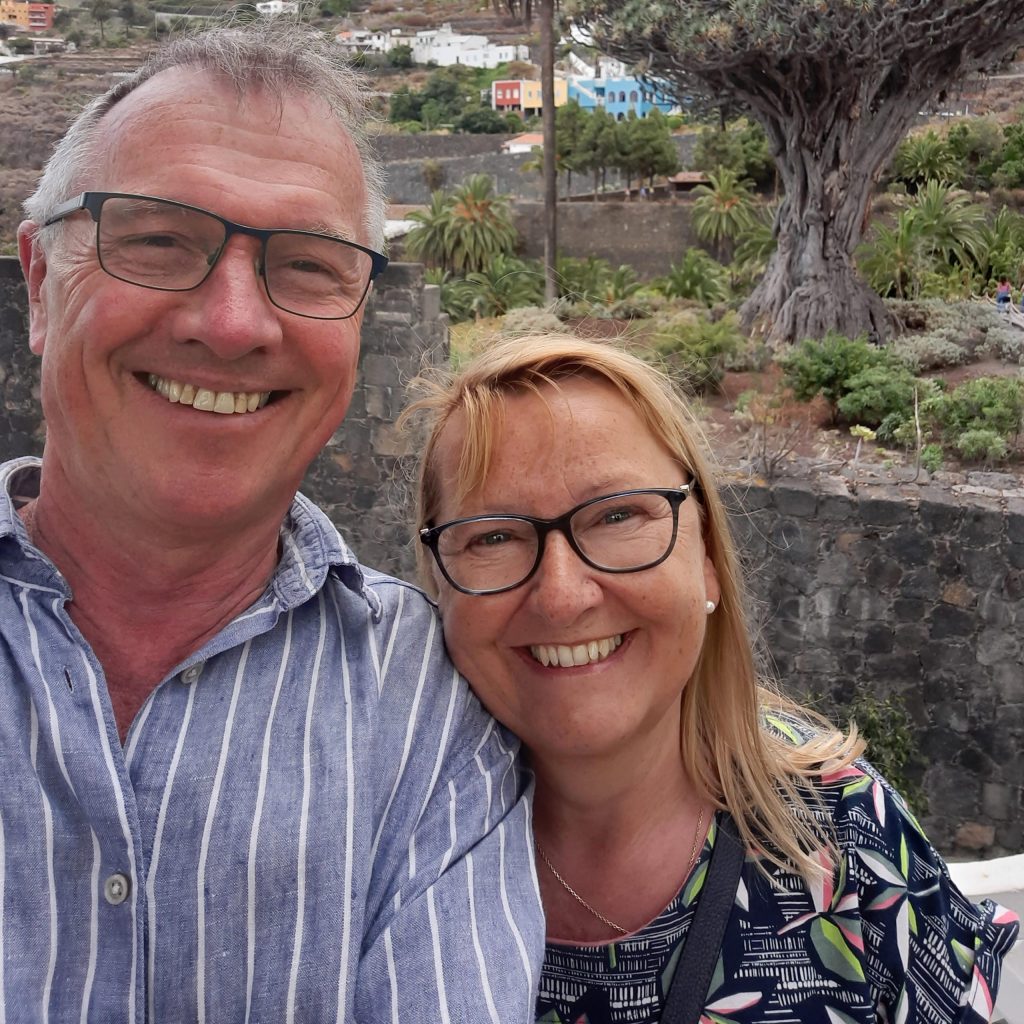 An image of UW partner Alan and Sue Hamilton