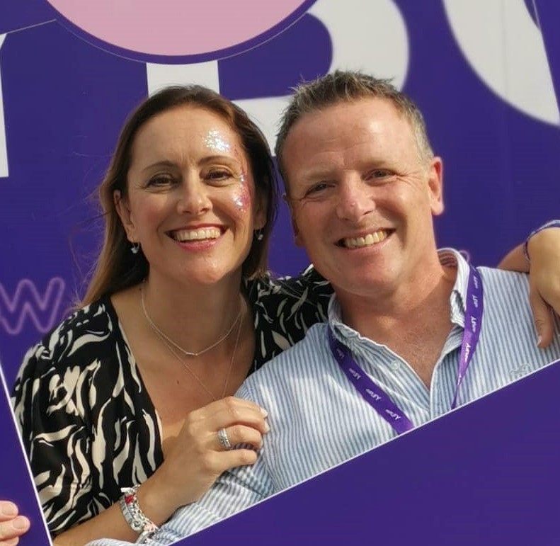 An image of UW partner Cheryl and Tim Henson